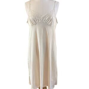 VTG Vassarette Ivory/Cream Satin Slip Dress Nightgown Lingerie Lace Size 40